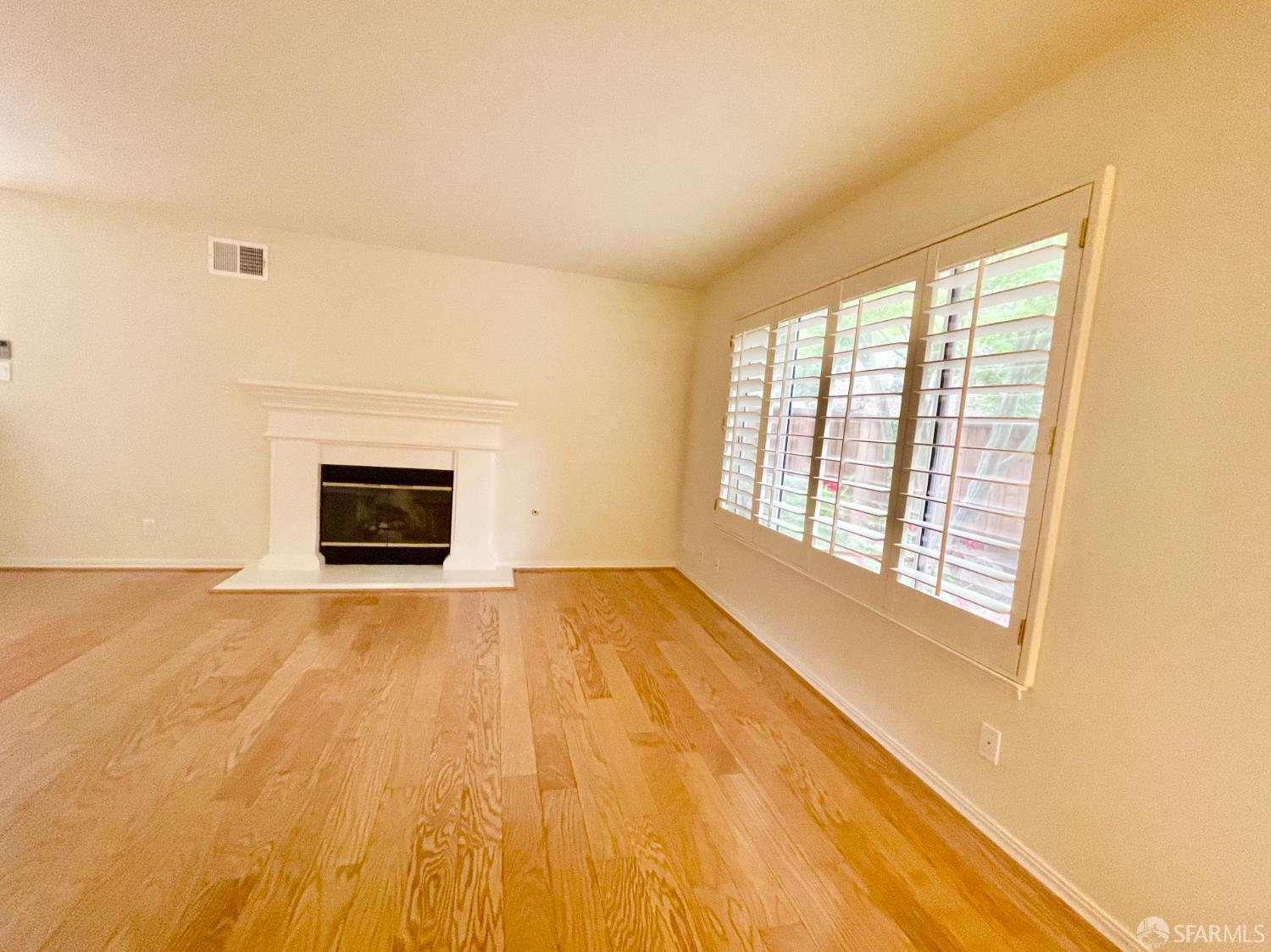 Detail Gallery Image 5 of 25 For 101 Grassmere Cir, San Ramon,  CA 94582 - 3 Beds | 2/1 Baths