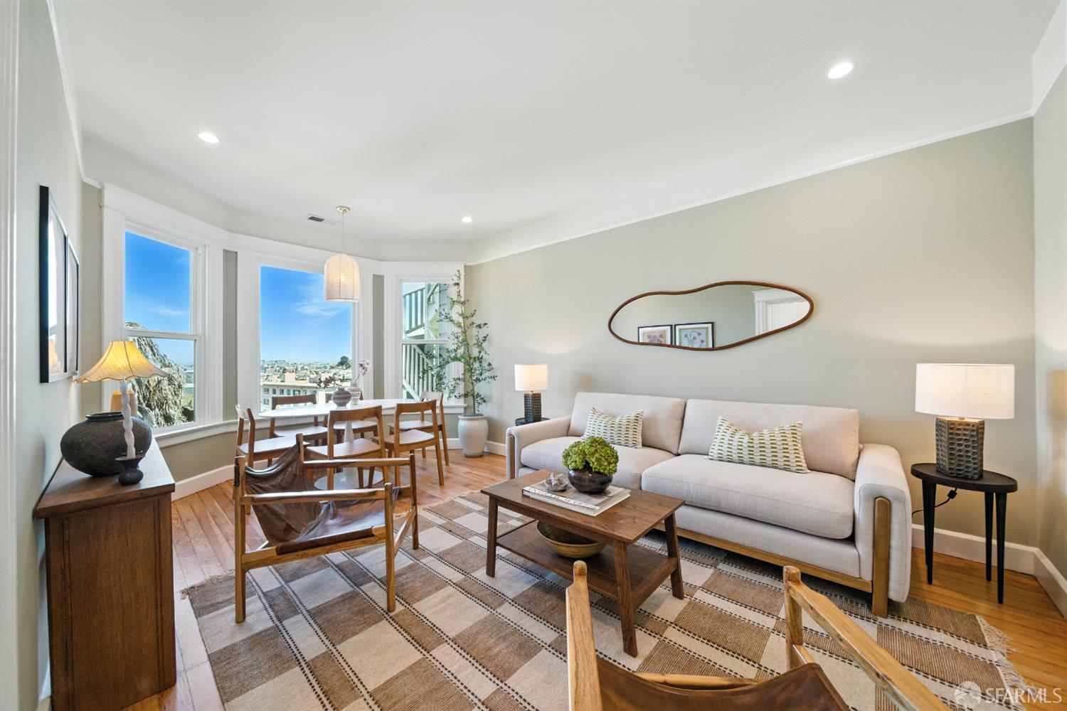 Detail Gallery Image 4 of 28 For 123 Ord St, San Francisco,  CA 94114 - 3 Beds | 1 Baths
