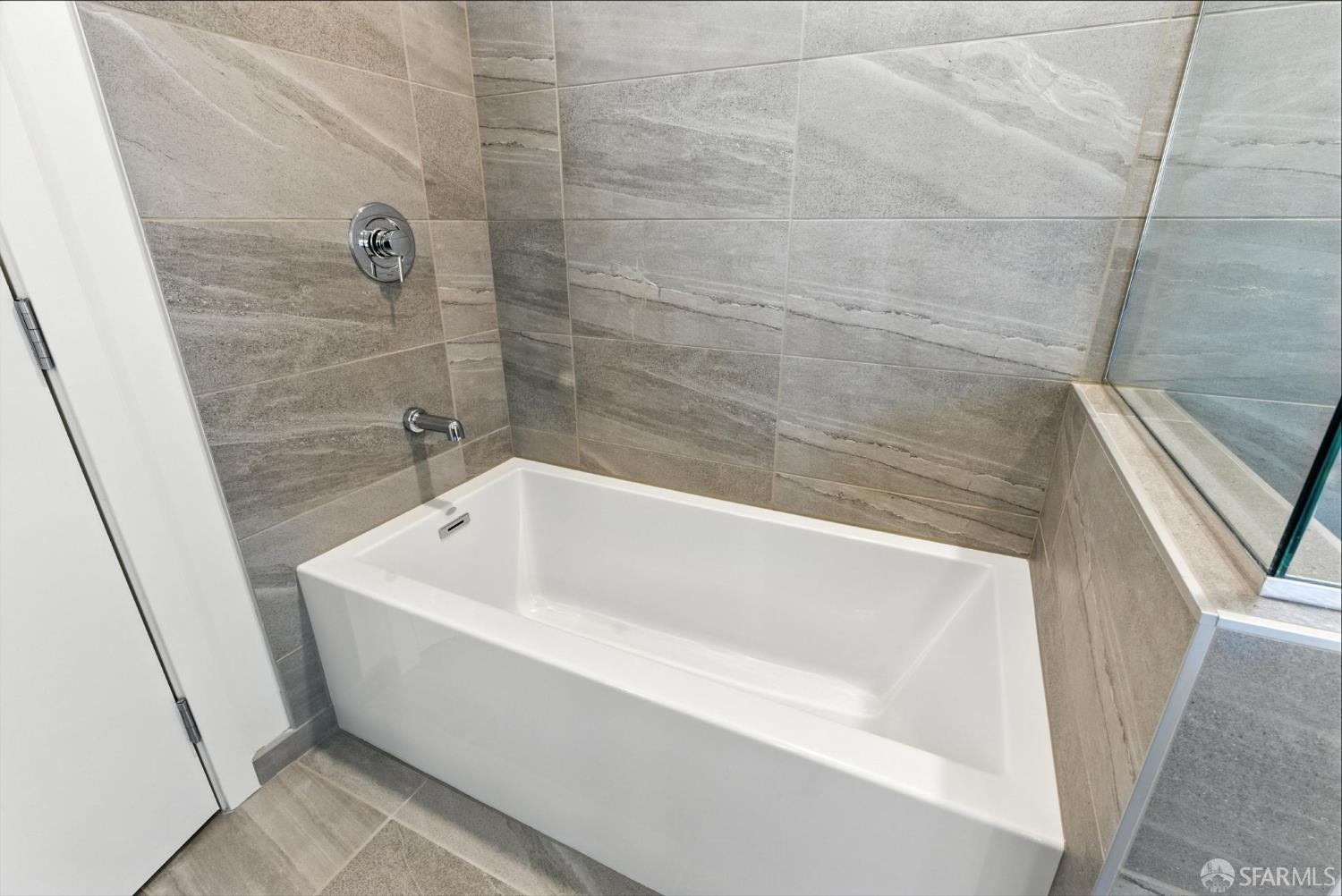 Detail Gallery Image 29 of 83 For 29 Kirkwood Ave, San Francisco,  CA 94124 - 3 Beds | 2/1 Baths