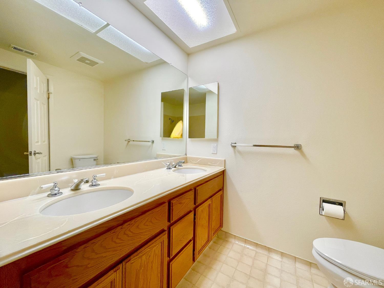 Detail Gallery Image 23 of 25 For 101 Grassmere Cir, San Ramon,  CA 94582 - 3 Beds | 2/1 Baths