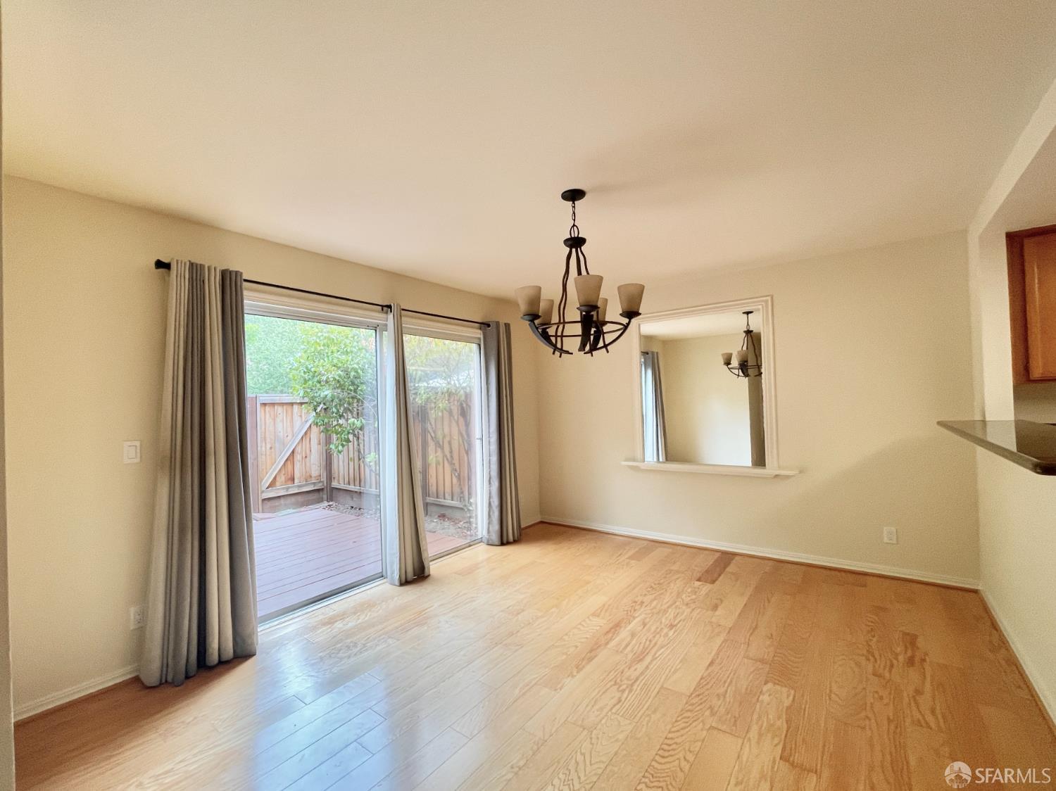 Detail Gallery Image 6 of 25 For 101 Grassmere Cir, San Ramon,  CA 94582 - 3 Beds | 2/1 Baths