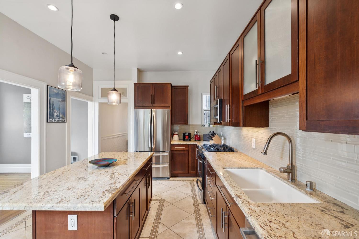 Detail Gallery Image 23 of 39 For 726 Lyon St, San Francisco,  CA 94115 - 3 Beds | 2 Baths