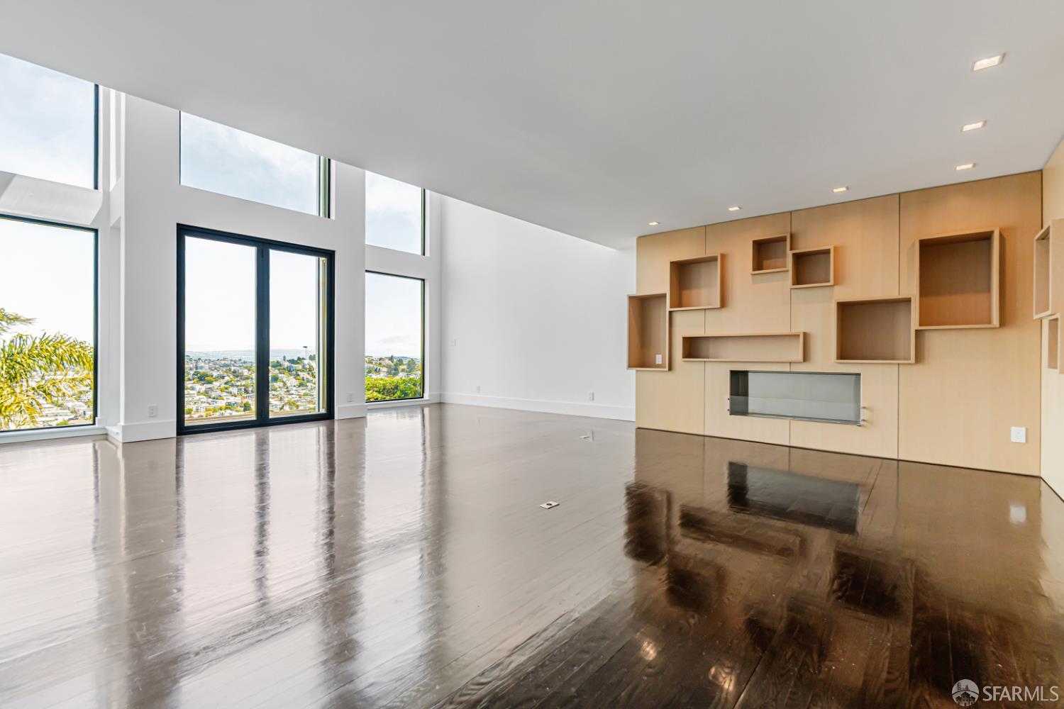 Detail Gallery Image 5 of 54 For 69 Uranus Ter, San Francisco,  CA 94114 - 3 Beds | 3 Baths