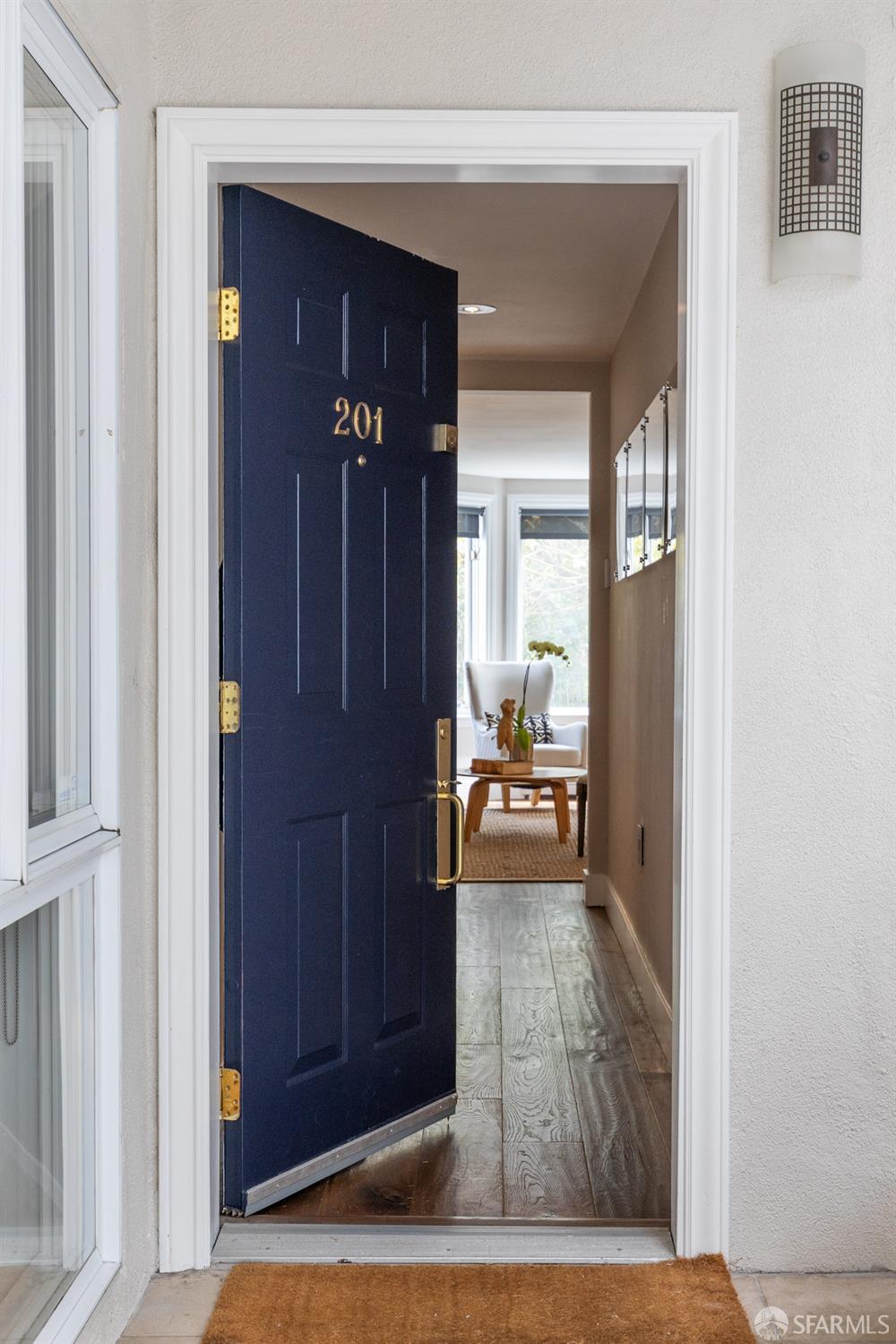 Photo #3: 425064918 Listing 