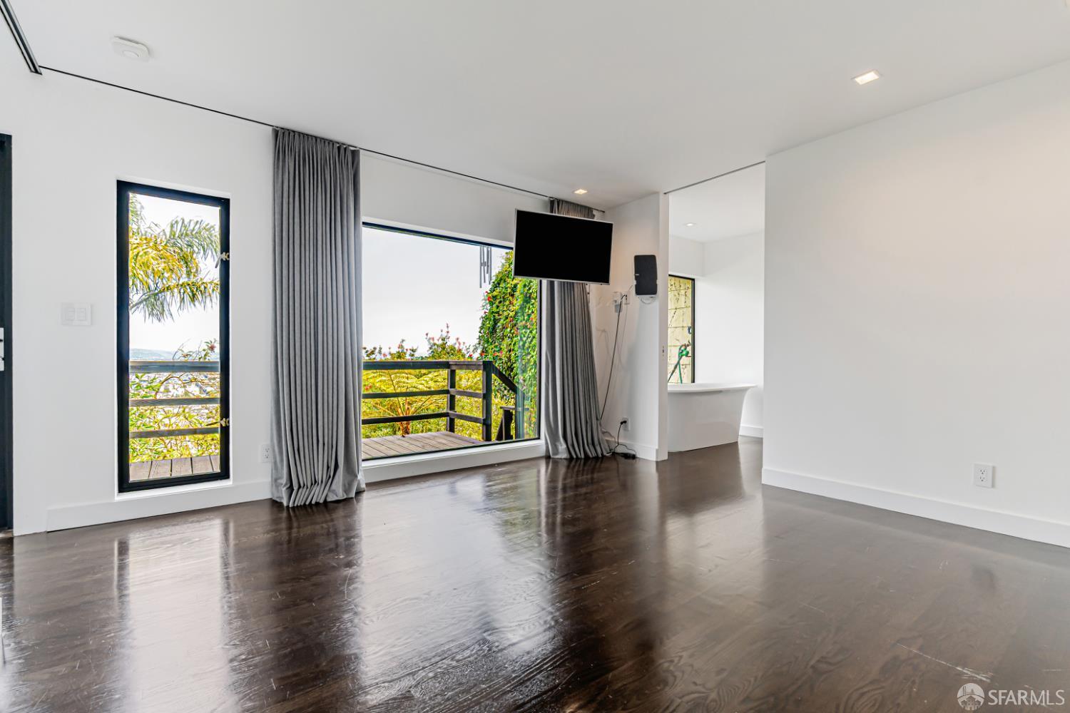 Detail Gallery Image 24 of 54 For 69 Uranus Ter, San Francisco,  CA 94114 - 3 Beds | 3 Baths