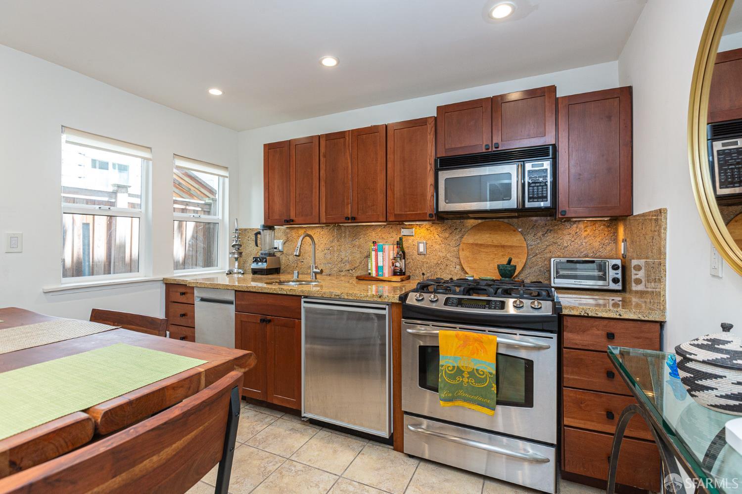 Detail Gallery Image 11 of 16 For 863 Haight St #5,  San Francisco,  CA 94117 - 0 Beds | 1 Baths