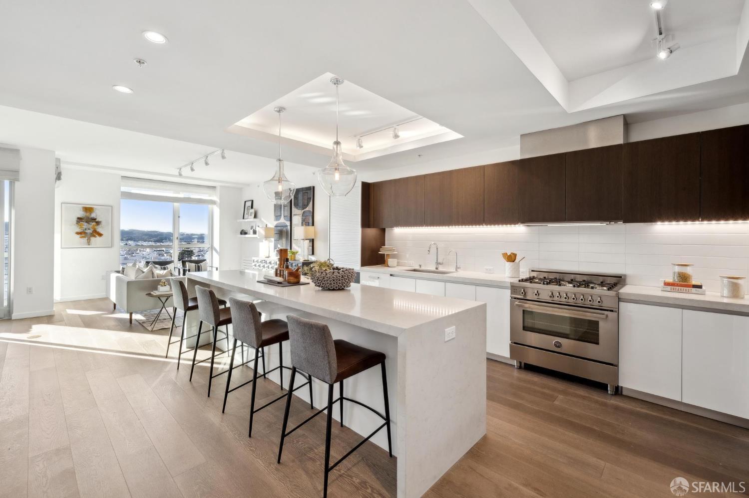 Detail Gallery Image 4 of 56 For 1501 Filbert St Ph7f,  San Francisco,  CA 94123 - 2 Beds | 2/1 Baths