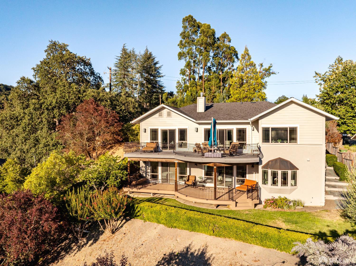 Detail Gallery Image 32 of 35 For 1127 Oak Hill Rd, Lafayette,  CA 94549 - 3 Beds | 3 Baths