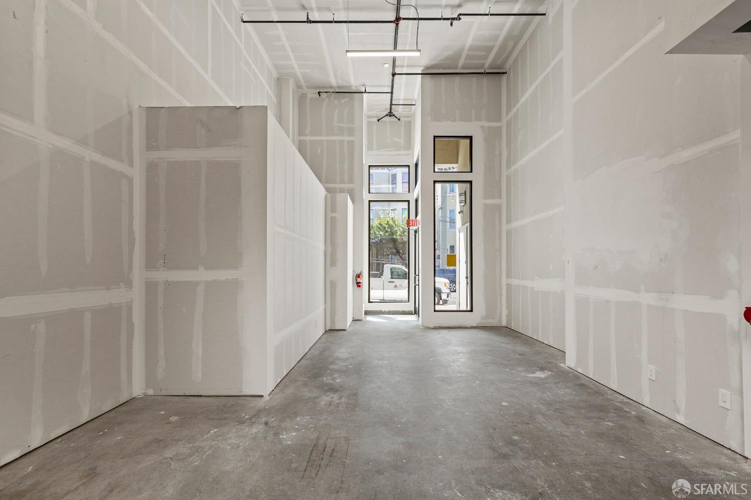 Detail Gallery Image 4 of 8 For 3822 24th St, San Francisco,  CA 94114 - – Beds | – Baths