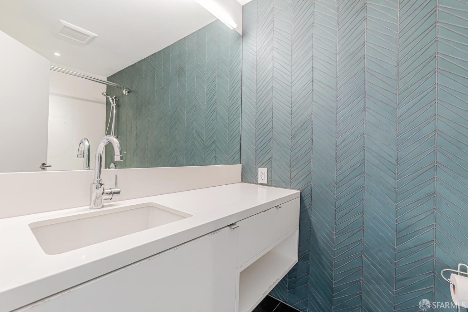 Detail Gallery Image 36 of 54 For 69 Uranus Ter, San Francisco,  CA 94114 - 3 Beds | 3 Baths