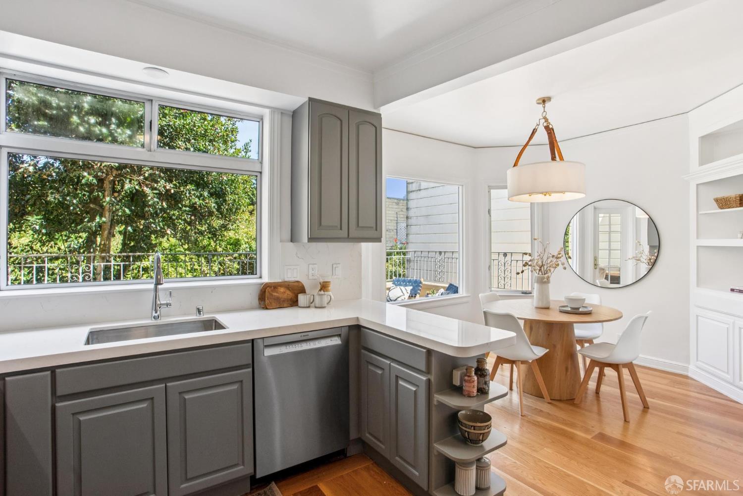 Detail Gallery Image 15 of 48 For 3720 Webster St, San Francisco,  CA 94123 - 3 Beds | 2/2 Baths
