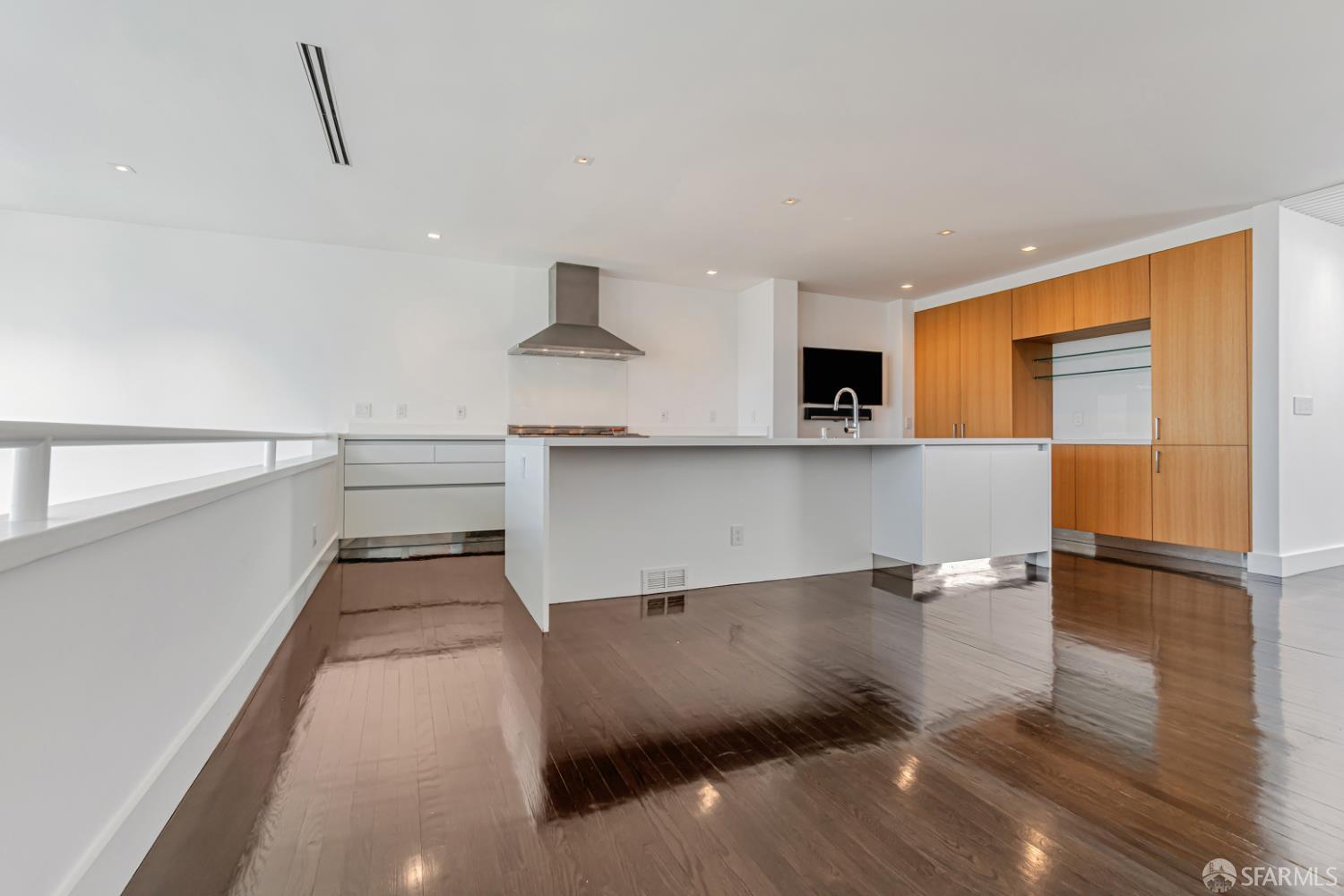 Detail Gallery Image 16 of 54 For 69 Uranus Ter, San Francisco,  CA 94114 - 3 Beds | 3 Baths