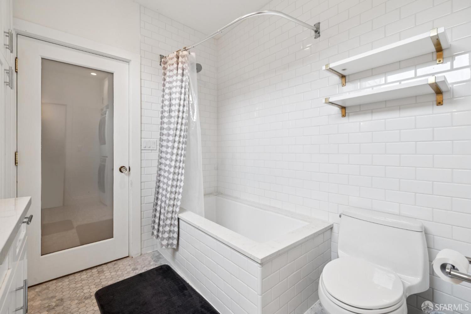 Detail Gallery Image 31 of 39 For 726 Lyon St, San Francisco,  CA 94115 - 3 Beds | 2 Baths