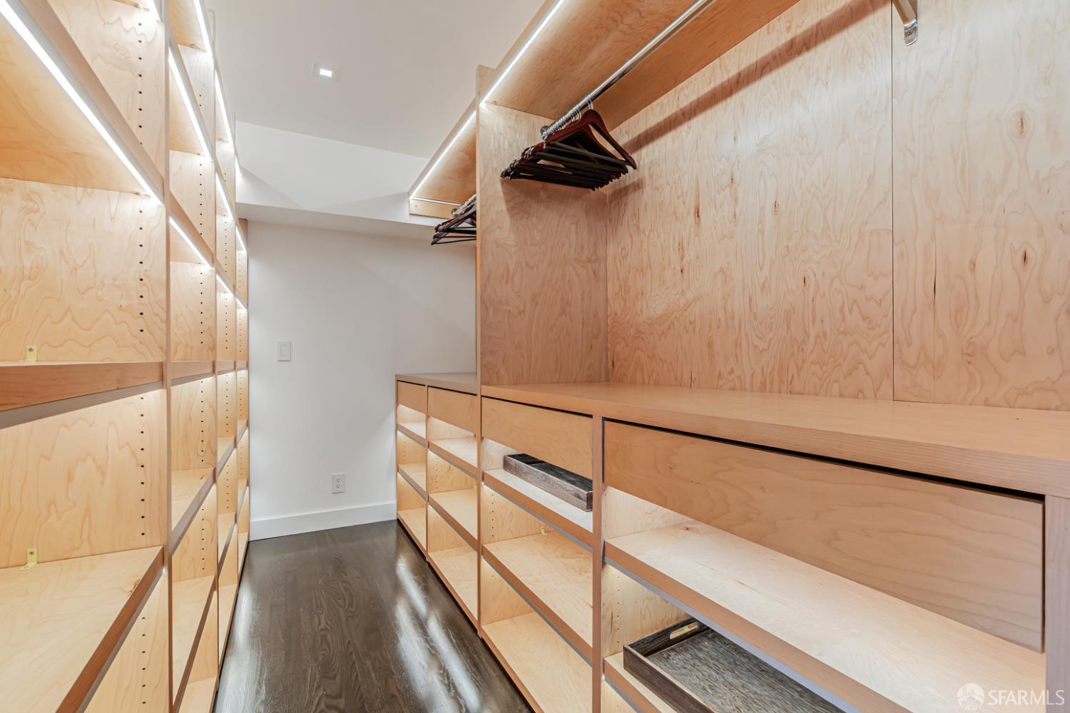 Detail Gallery Image 31 of 54 For 69 Uranus Ter, San Francisco,  CA 94114 - 3 Beds | 3 Baths