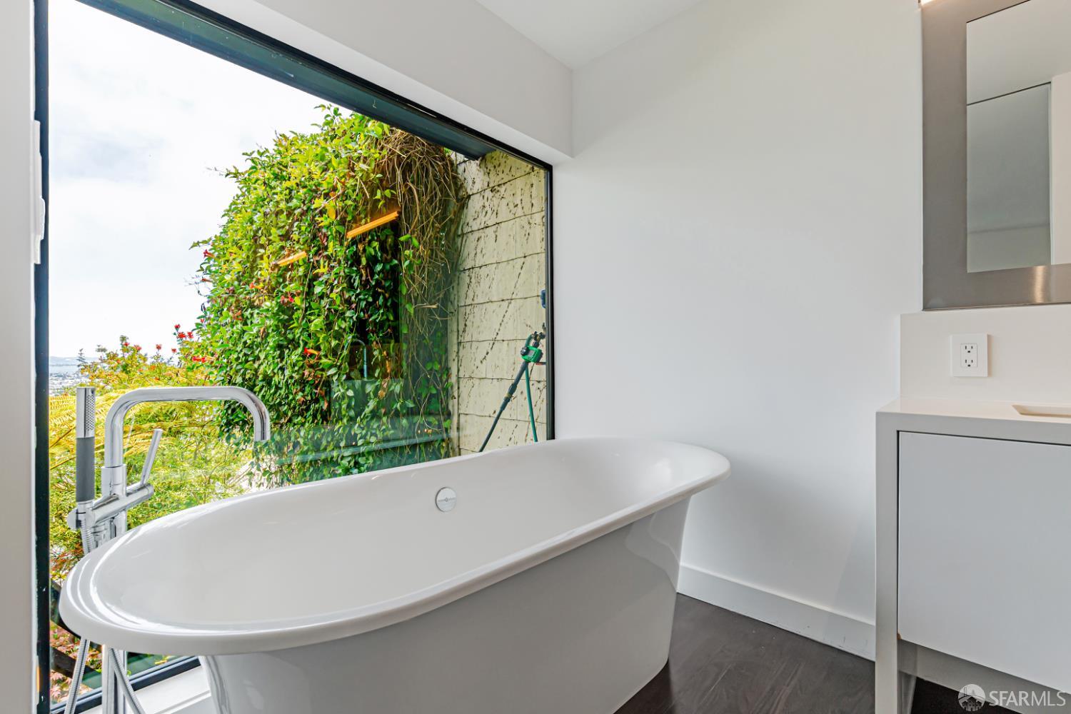 Detail Gallery Image 41 of 54 For 69 Uranus Ter, San Francisco,  CA 94114 - 3 Beds | 3 Baths