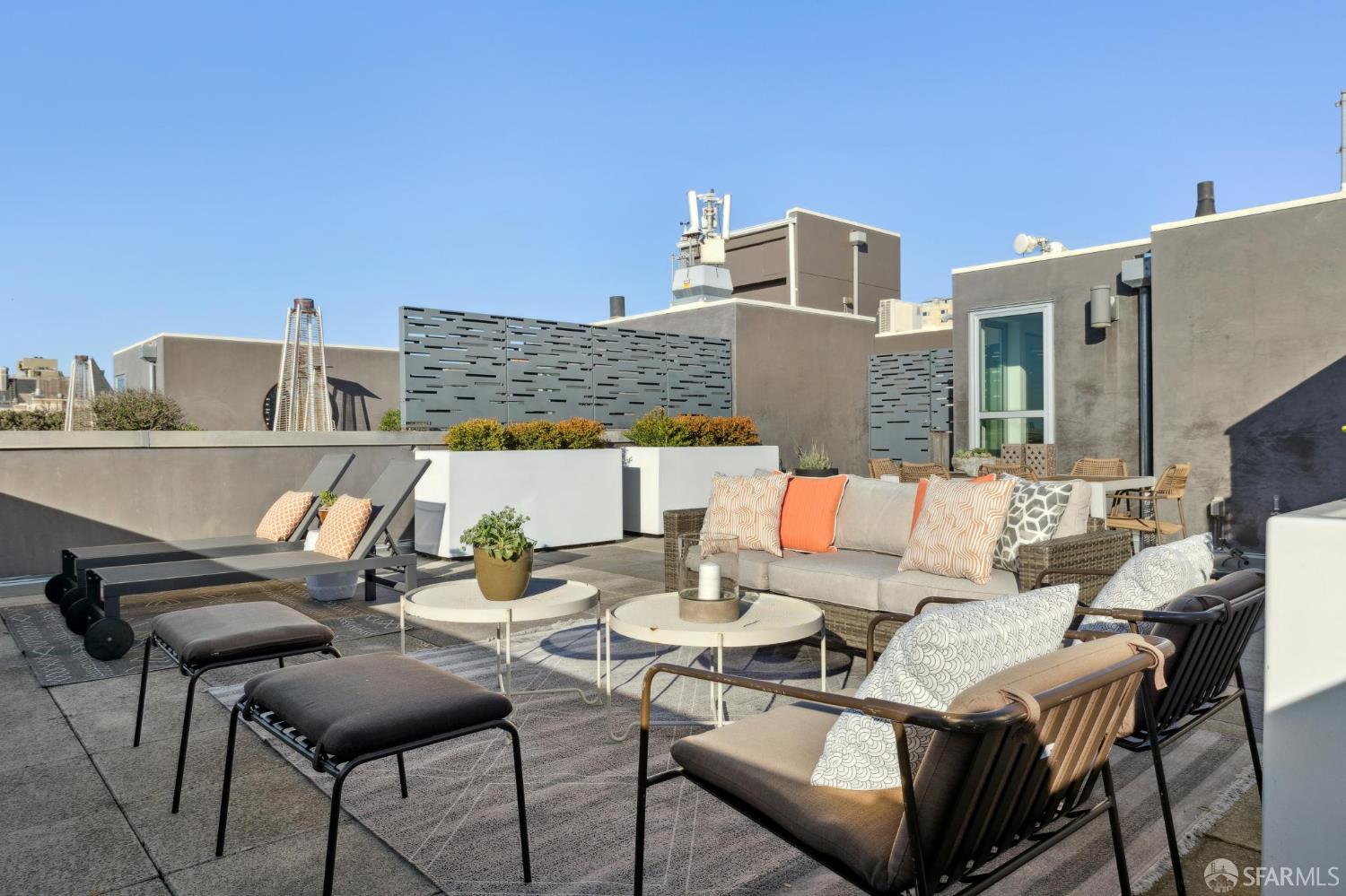 Detail Gallery Image 2 of 56 For 1501 Filbert St Ph7f,  San Francisco,  CA 94123 - 2 Beds | 2/1 Baths