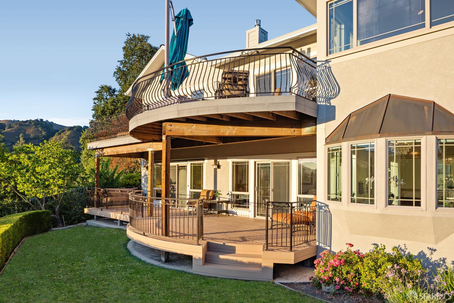 Detail Gallery Image 28 of 35 For 1127 Oak Hill Rd, Lafayette,  CA 94549 - 3 Beds | 3 Baths
