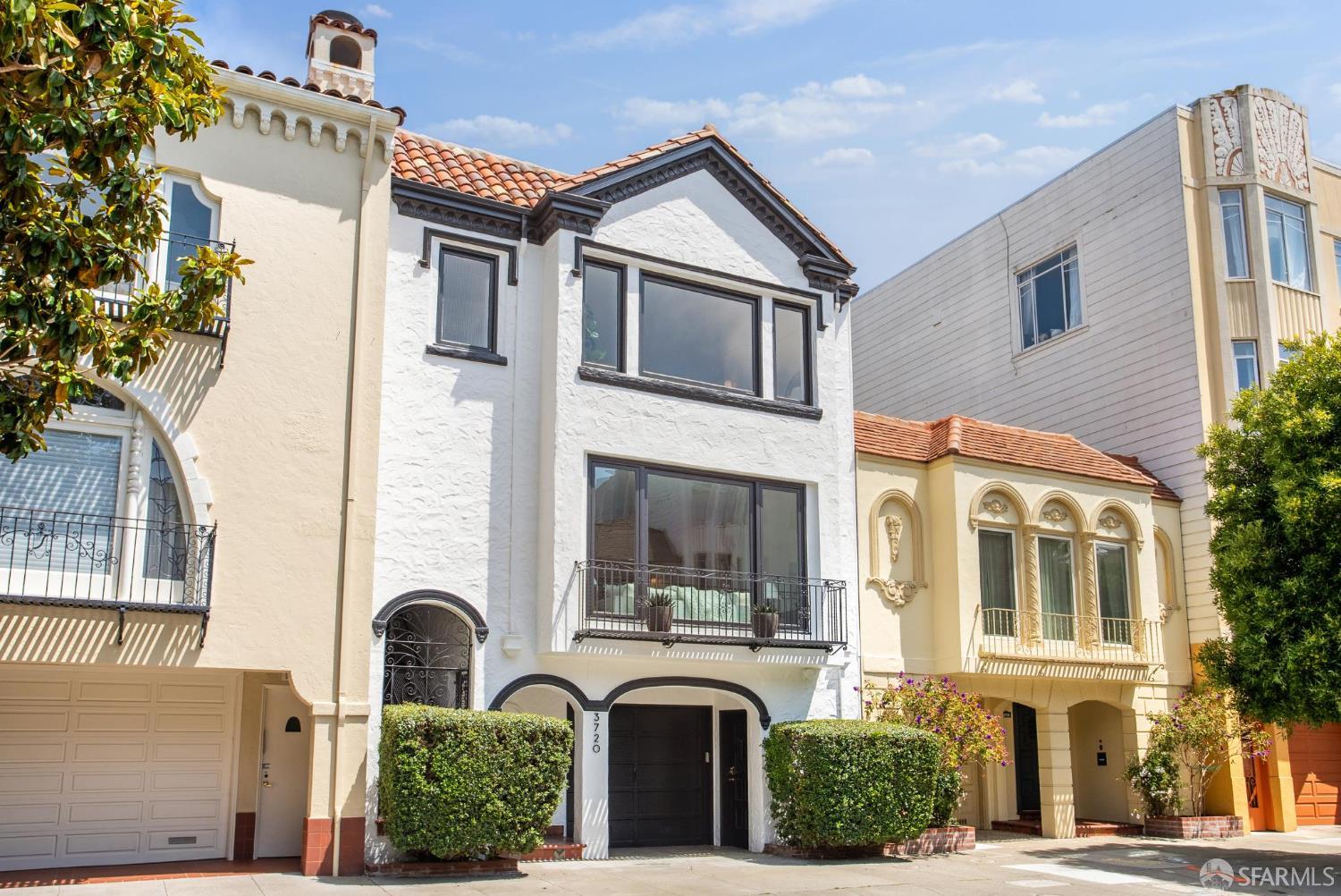 Detail Gallery Image 2 of 48 For 3720 Webster St, San Francisco,  CA 94123 - 3 Beds | 2/2 Baths