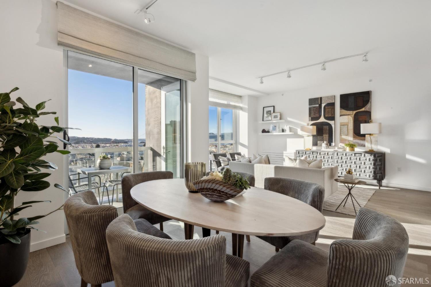 Detail Gallery Image 11 of 56 For 1501 Filbert St Ph7f,  San Francisco,  CA 94123 - 2 Beds | 2/1 Baths