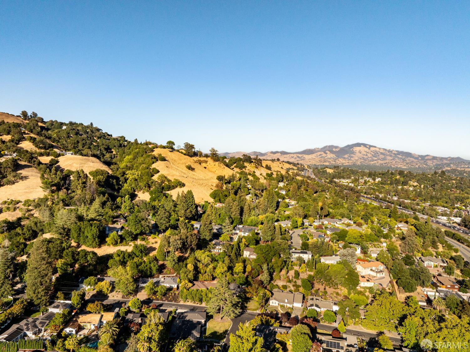Detail Gallery Image 31 of 35 For 1127 Oak Hill Rd, Lafayette,  CA 94549 - 3 Beds | 3 Baths