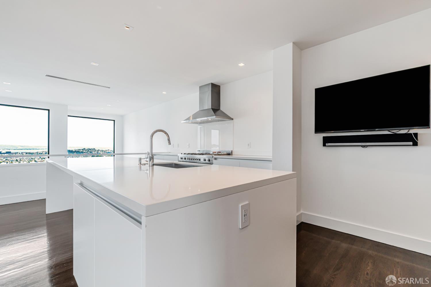 Detail Gallery Image 15 of 54 For 69 Uranus Ter, San Francisco,  CA 94114 - 3 Beds | 3 Baths