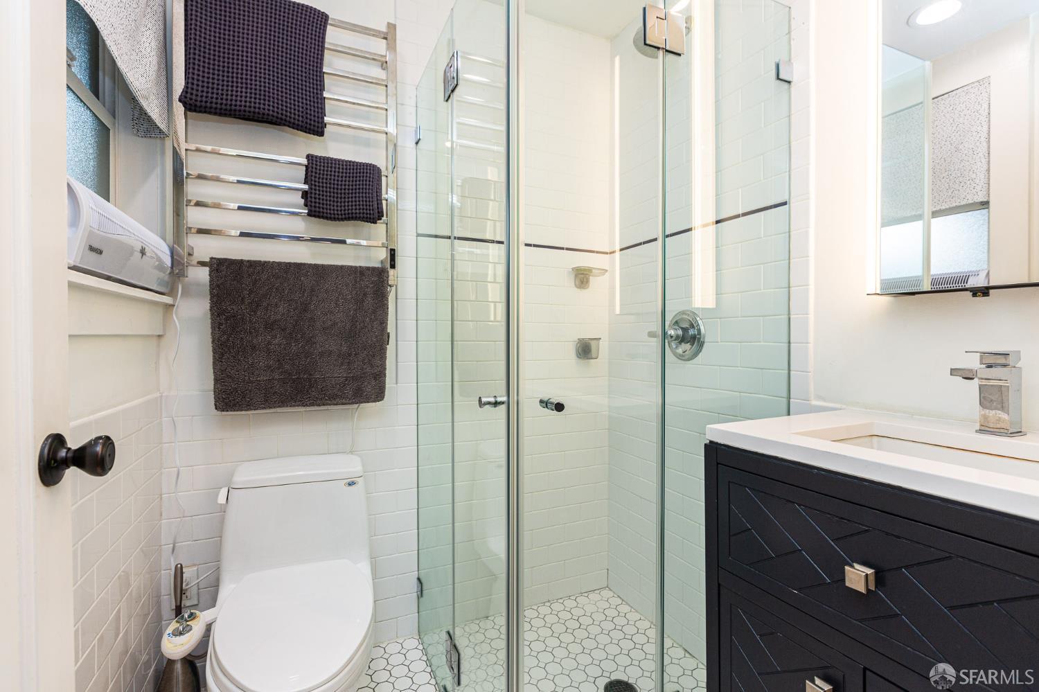 Detail Gallery Image 8 of 16 For 863 Haight St #5,  San Francisco,  CA 94117 - 0 Beds | 1 Baths