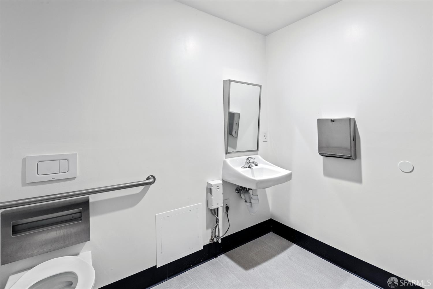 Detail Gallery Image 8 of 8 For 3822 24th St, San Francisco,  CA 94114 - – Beds | – Baths