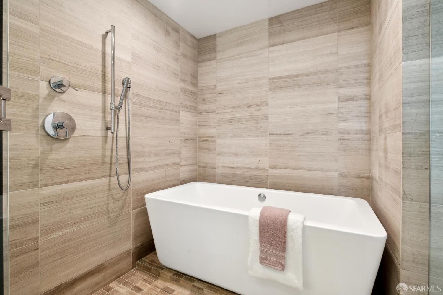 Detail Gallery Image 32 of 56 For 1501 Filbert St Ph7f,  San Francisco,  CA 94123 - 2 Beds | 2/1 Baths