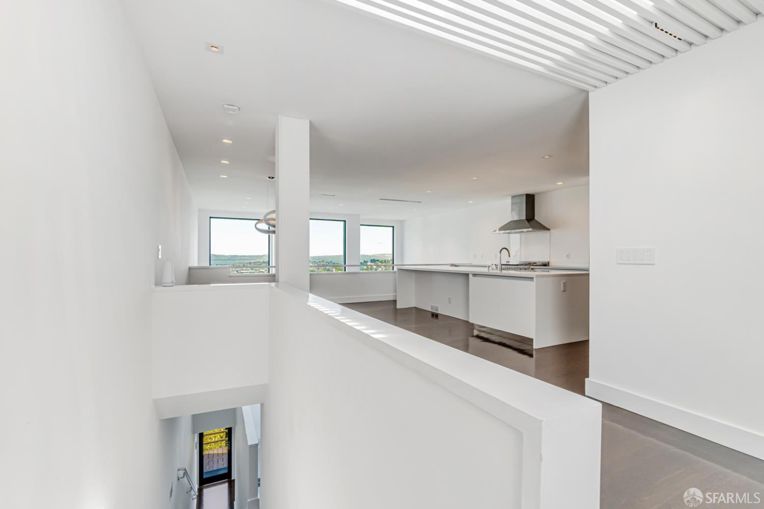 Detail Gallery Image 8 of 54 For 69 Uranus Ter, San Francisco,  CA 94114 - 3 Beds | 3 Baths