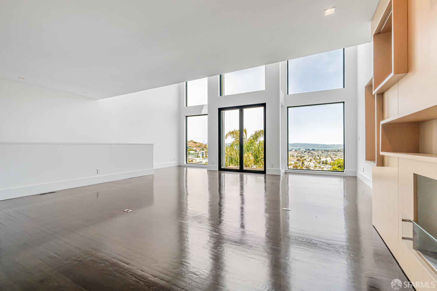 Detail Gallery Image 6 of 54 For 69 Uranus Ter, San Francisco,  CA 94114 - 3 Beds | 3 Baths