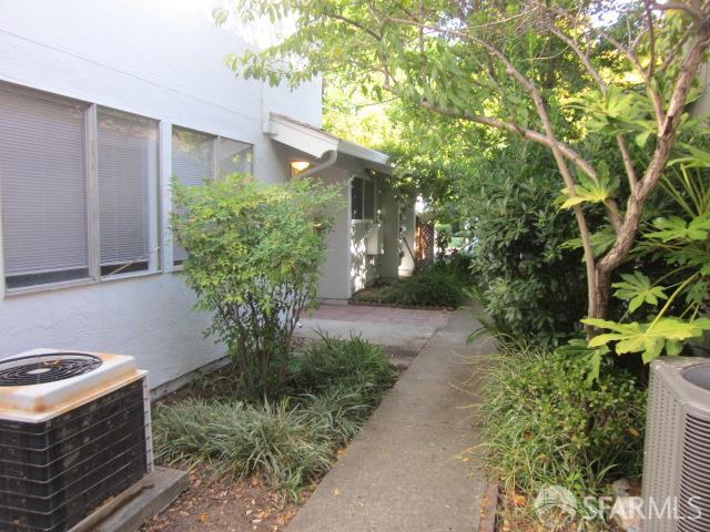 Detail Gallery Image 14 of 15 For 1404 Del Rio Cir #C,  Concord,  CA 94518 - 2 Beds | 1 Baths