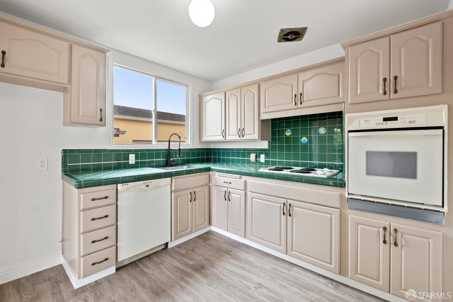 Detail Gallery Image 22 of 52 For 168 Avalon Dr, Daly City,  CA 94015 - 3 Beds | 2 Baths