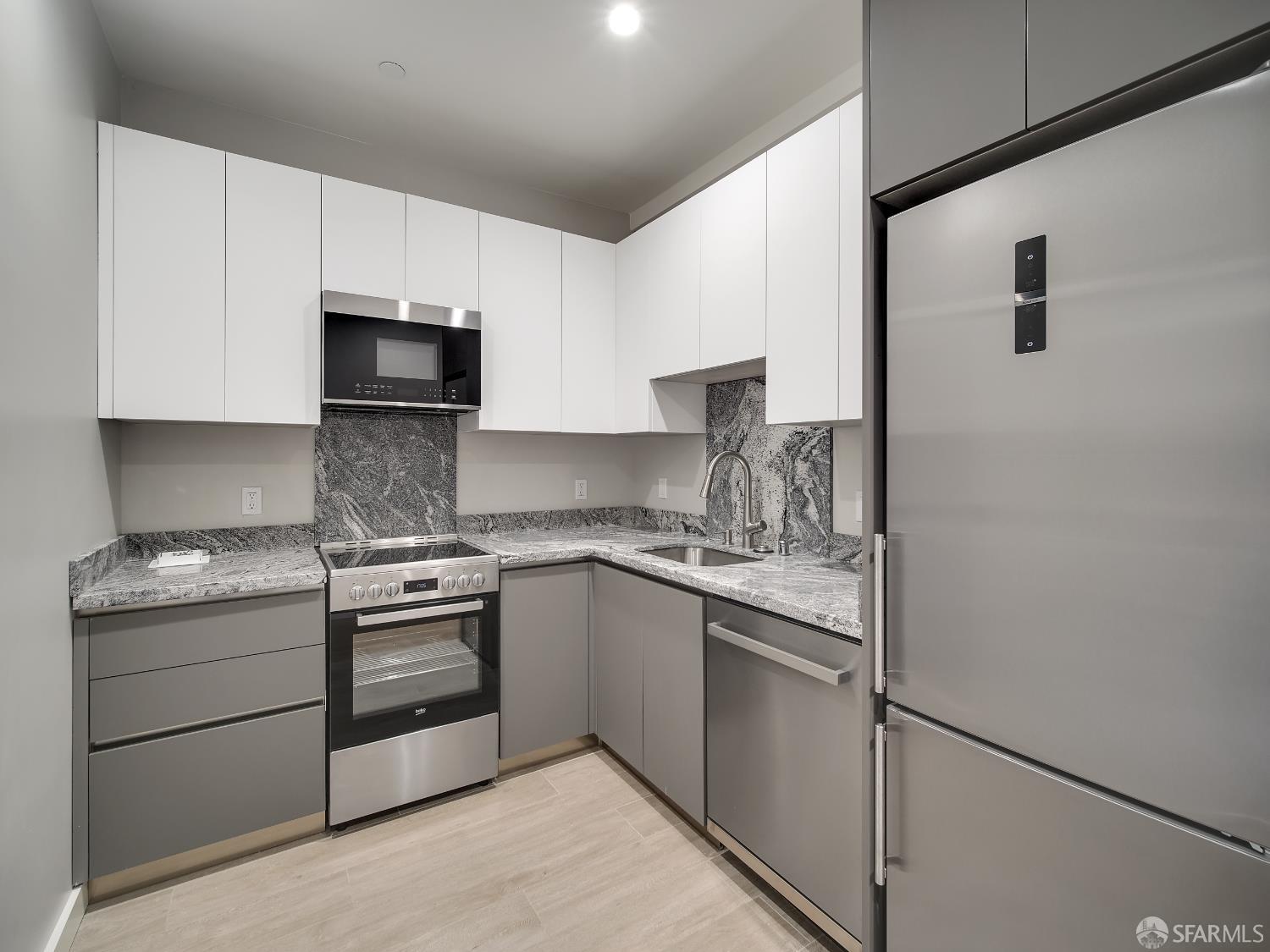 Detail Gallery Image 7 of 24 For 1856 Pacific Ave, San Francisco,  CA 94109 - 0 Beds | 1 Baths