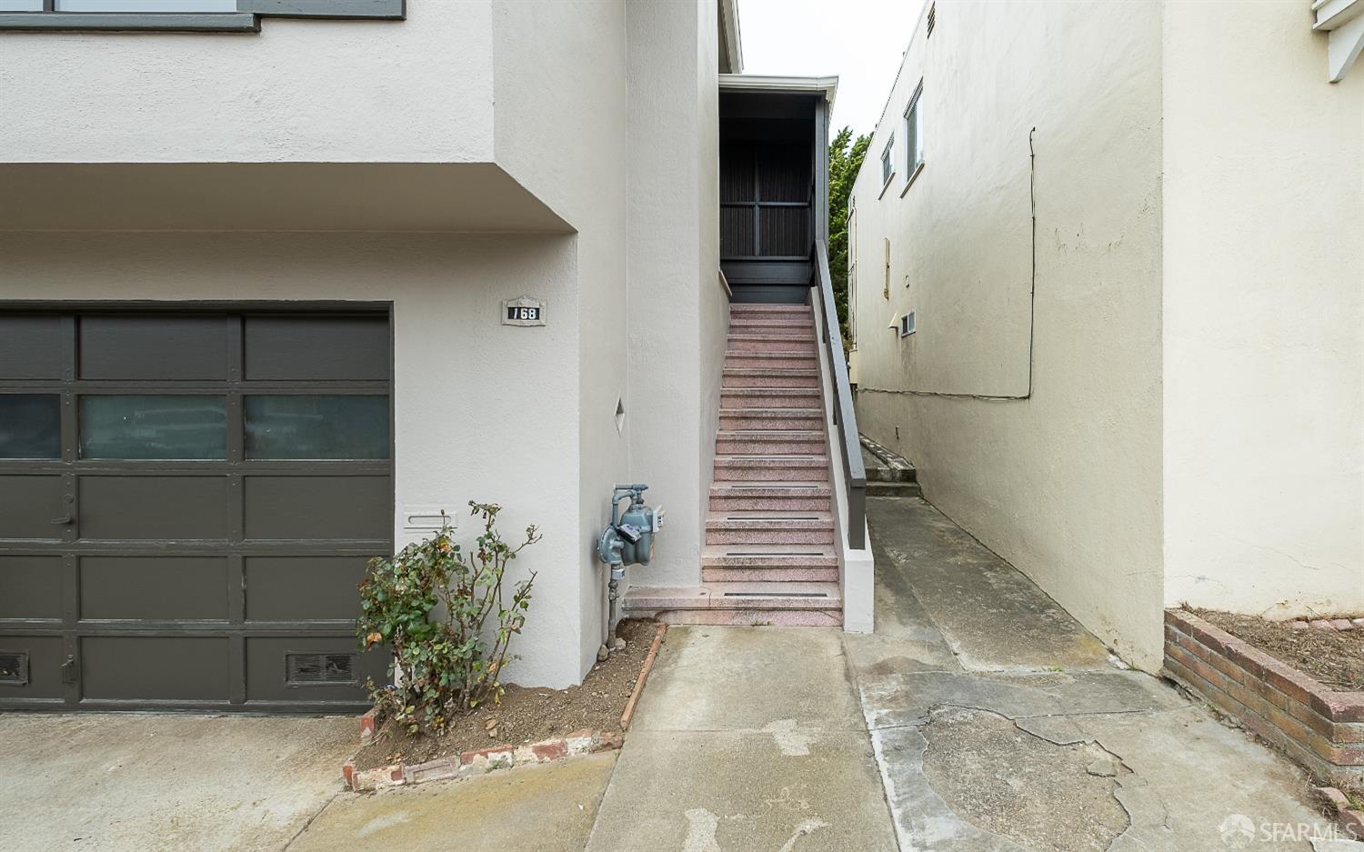 Detail Gallery Image 4 of 52 For 168 Avalon Dr, Daly City,  CA 94015 - 3 Beds | 2 Baths