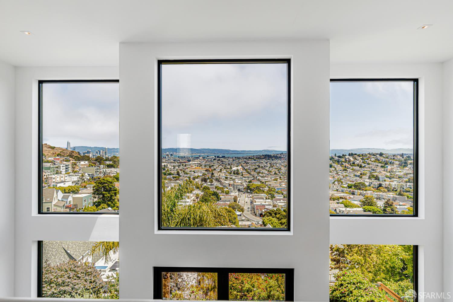 Detail Gallery Image 19 of 54 For 69 Uranus Ter, San Francisco,  CA 94114 - 3 Beds | 3 Baths