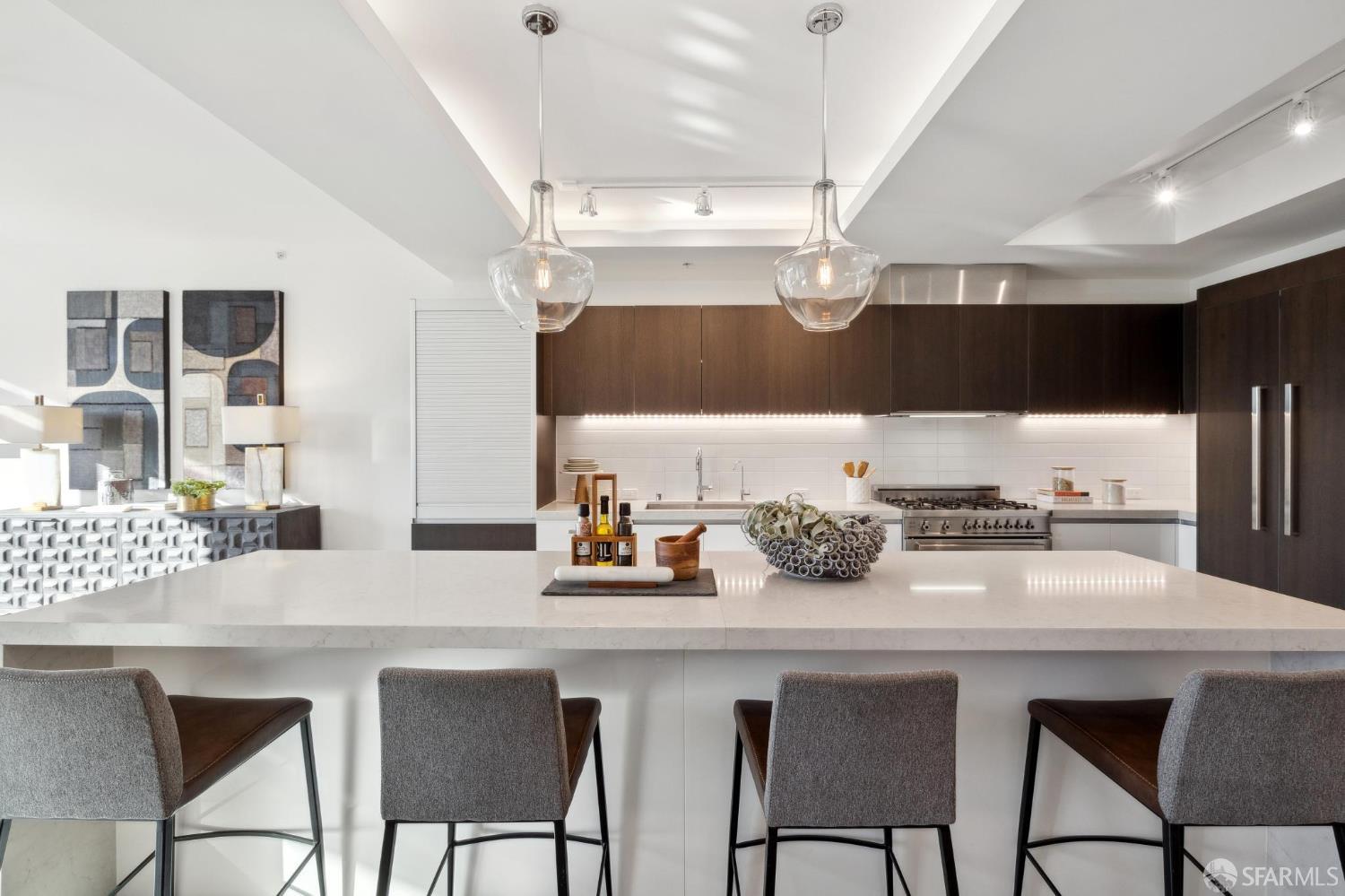 Detail Gallery Image 9 of 56 For 1501 Filbert St Ph7f,  San Francisco,  CA 94123 - 2 Beds | 2/1 Baths
