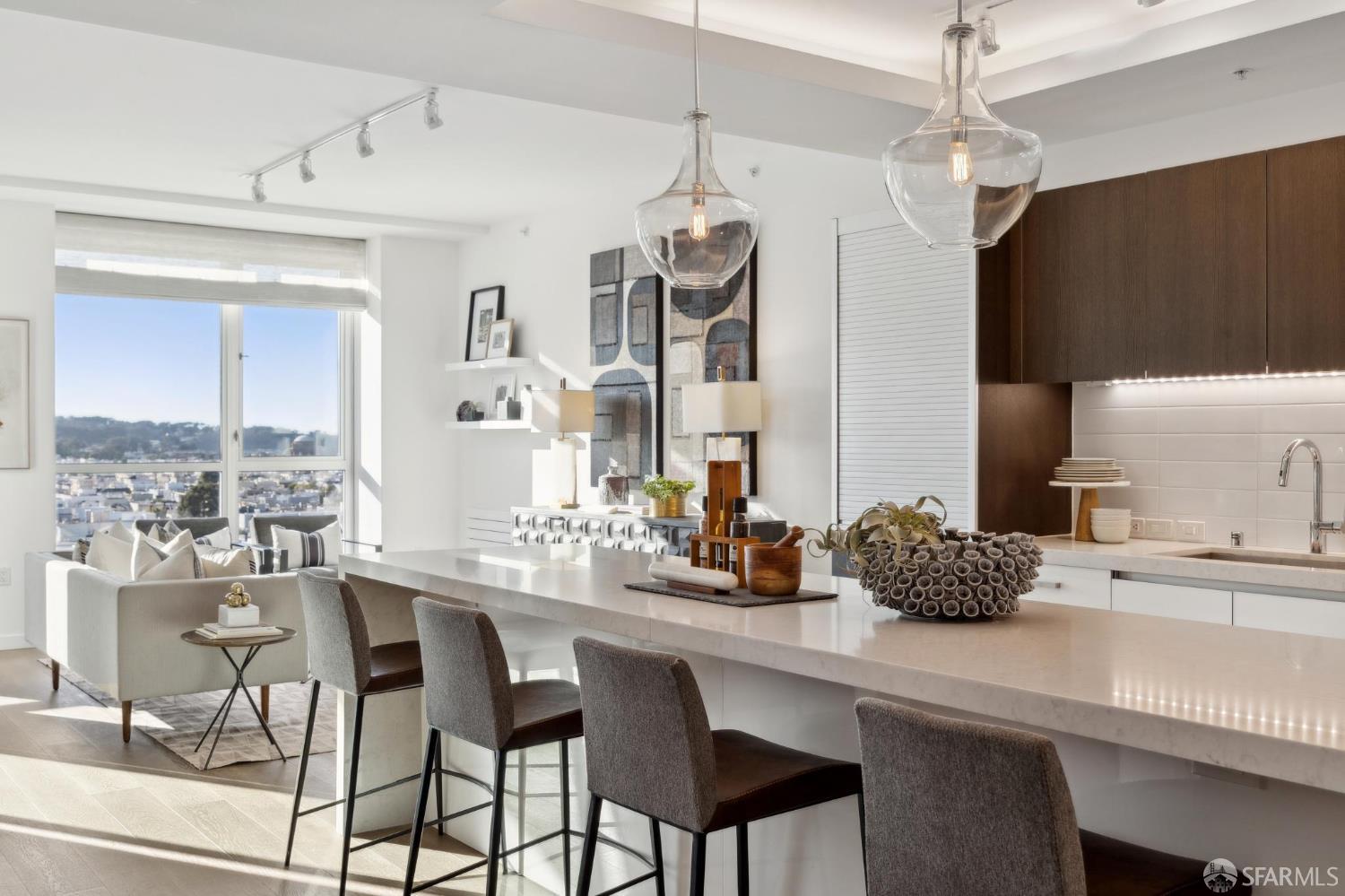 Detail Gallery Image 5 of 56 For 1501 Filbert St Ph7f,  San Francisco,  CA 94123 - 2 Beds | 2/1 Baths
