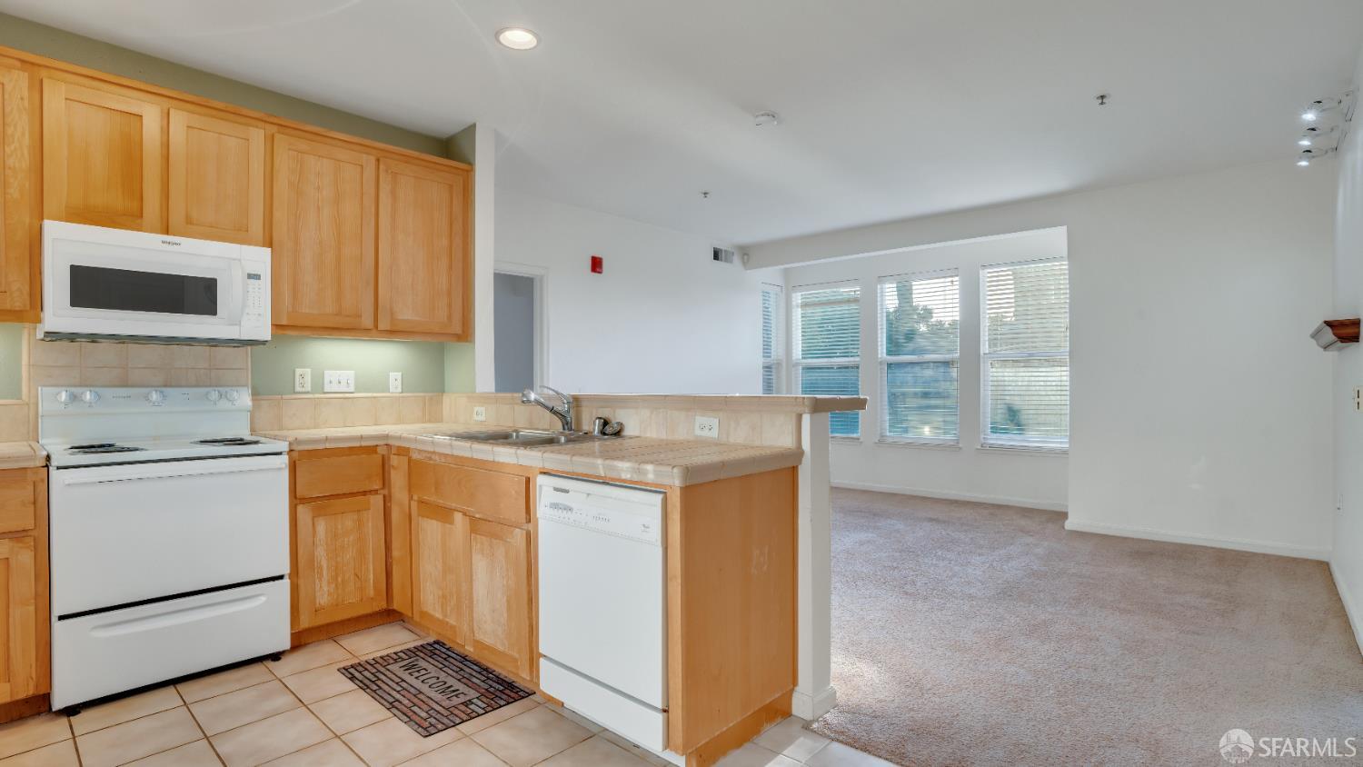 Detail Gallery Image 3 of 46 For 655 12th St #220,  Oakland,  CA 94607 - 2 Beds | 2 Baths
