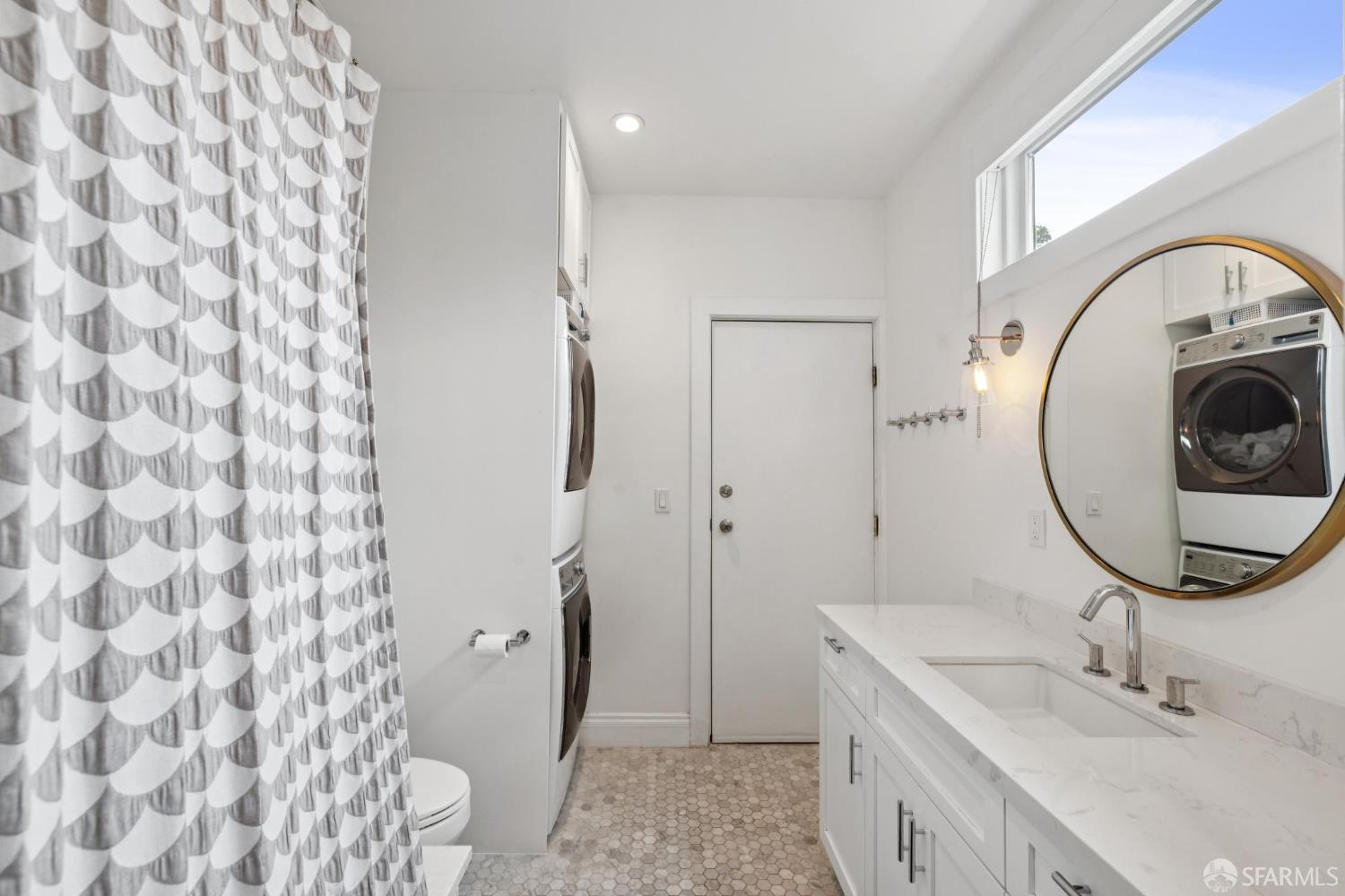 Detail Gallery Image 30 of 39 For 726 Lyon St, San Francisco,  CA 94115 - 3 Beds | 2 Baths