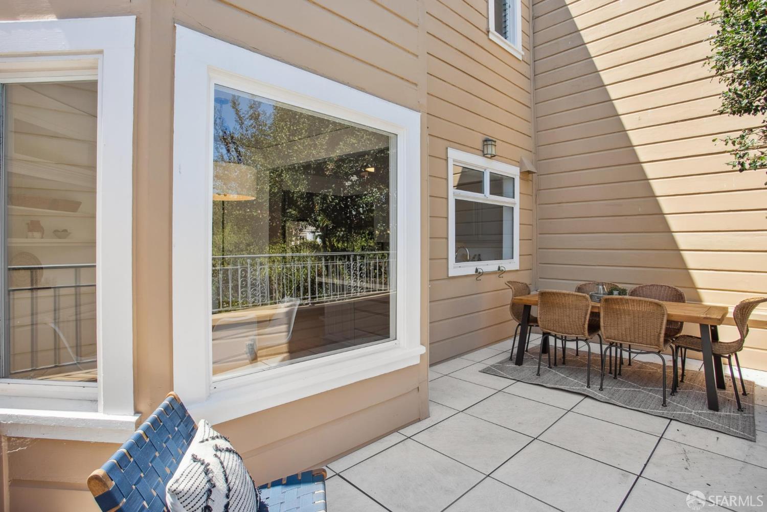 Detail Gallery Image 22 of 48 For 3720 Webster St, San Francisco,  CA 94123 - 3 Beds | 2/2 Baths