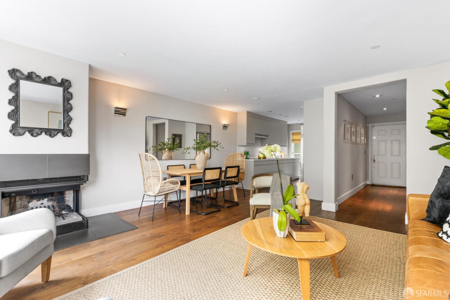 Photo #5: 425064918 Listing 