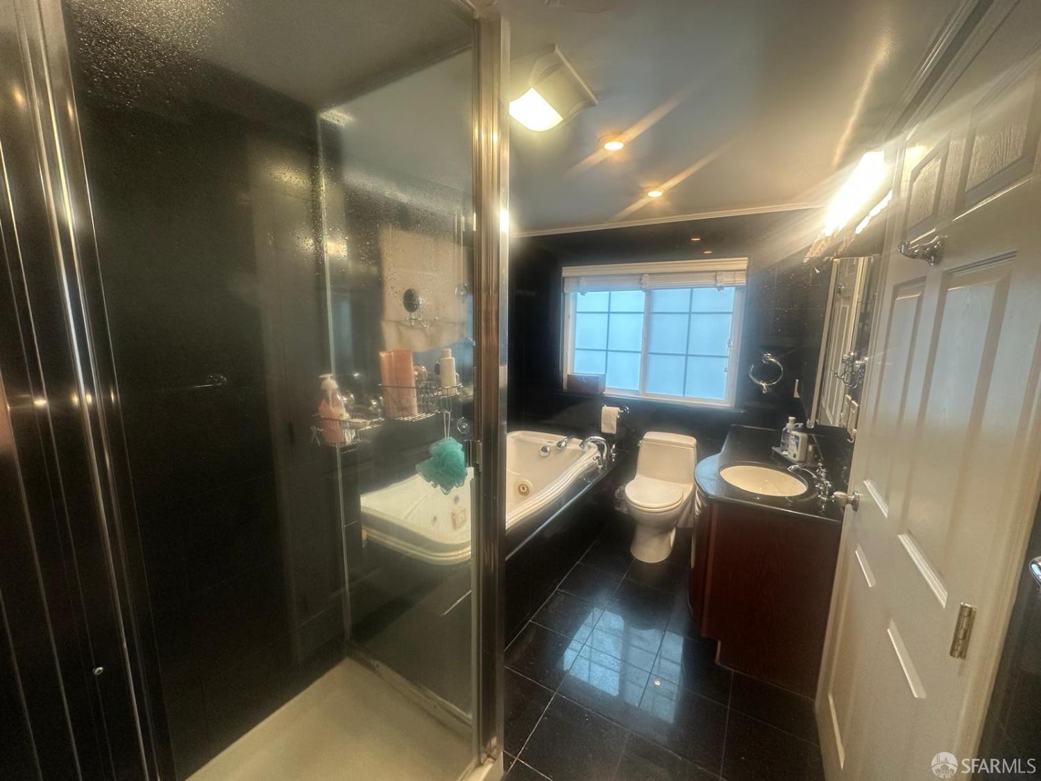 Detail Gallery Image 8 of 12 For 2352 Lombard St, San Francisco,  CA 94123 - – Beds | – Baths
