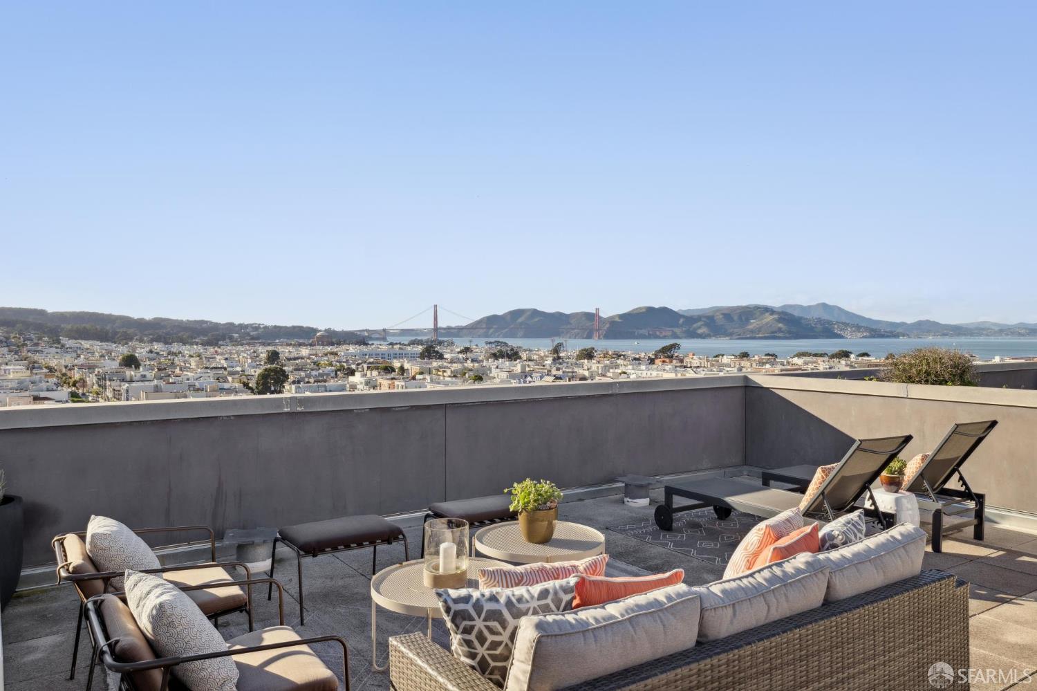 Detail Gallery Image 3 of 56 For 1501 Filbert St Ph7f,  San Francisco,  CA 94123 - 2 Beds | 2/1 Baths
