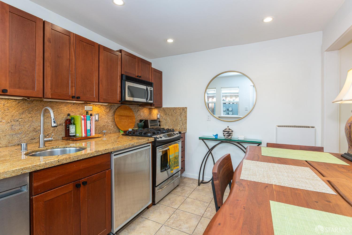 Detail Gallery Image 12 of 16 For 863 Haight St #5,  San Francisco,  CA 94117 - 0 Beds | 1 Baths