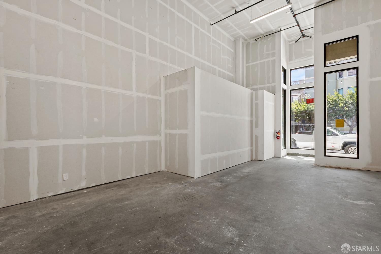 Detail Gallery Image 5 of 8 For 3822 24th St, San Francisco,  CA 94114 - – Beds | – Baths