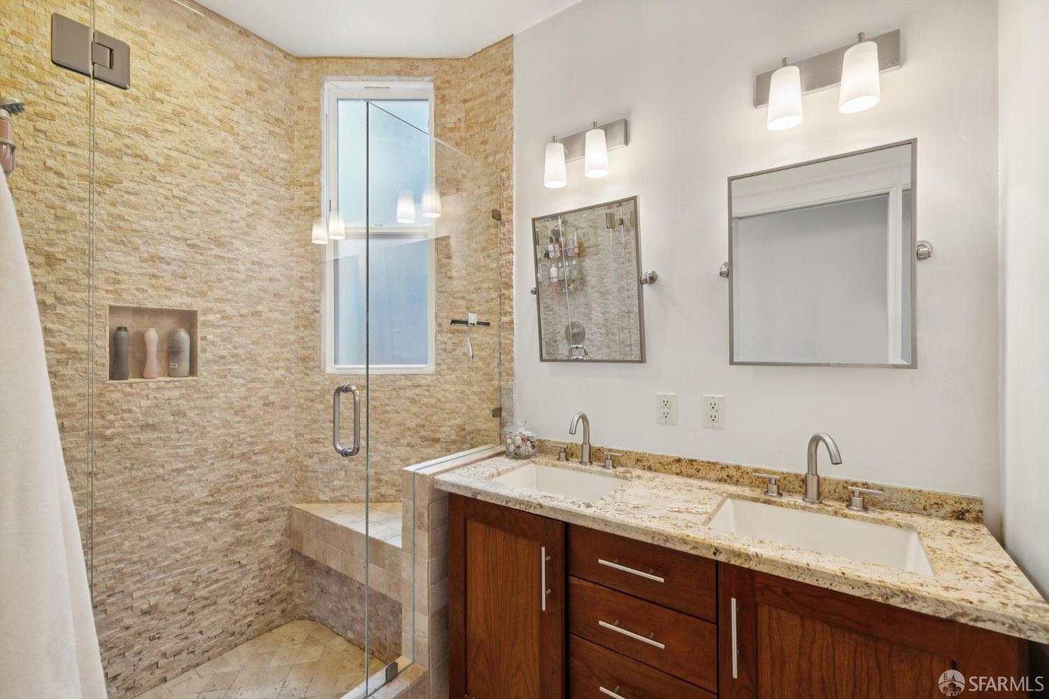 Detail Gallery Image 27 of 39 For 726 Lyon St, San Francisco,  CA 94115 - 3 Beds | 2 Baths
