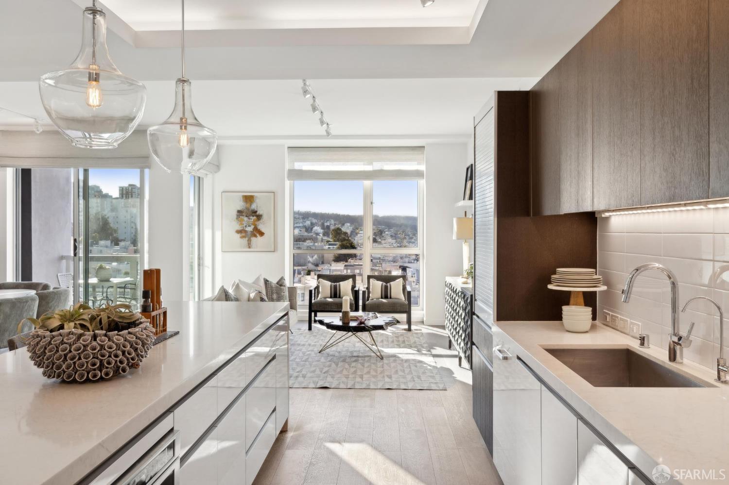 Detail Gallery Image 13 of 56 For 1501 Filbert St Ph7f,  San Francisco,  CA 94123 - 2 Beds | 2/1 Baths