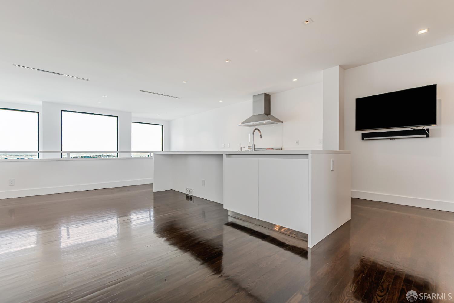 Detail Gallery Image 10 of 54 For 69 Uranus Ter, San Francisco,  CA 94114 - 3 Beds | 3 Baths