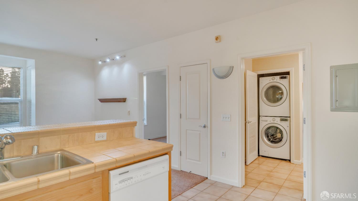 Detail Gallery Image 39 of 46 For 655 12th St #220,  Oakland,  CA 94607 - 2 Beds | 2 Baths