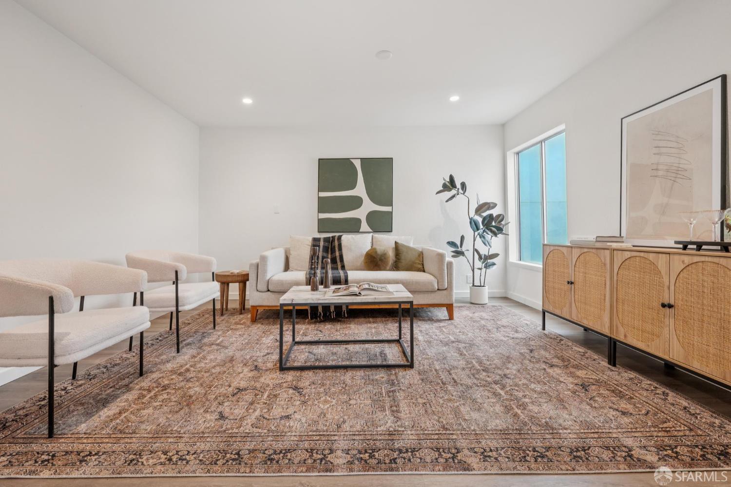 Detail Gallery Image 17 of 52 For 363 Prague St, San Francisco,  CA 94112 - 4 Beds | 2/1 Baths